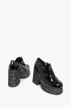 Chaussures A Lacets En Vinyle Noir