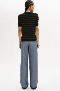 Pull Raye Col Rond A Manches Courtes