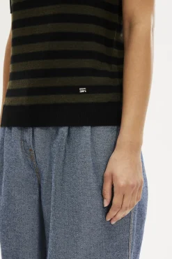 Pull Raye Col Rond A Manches Courtes