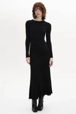Robe Col Rond A Manches Longues
